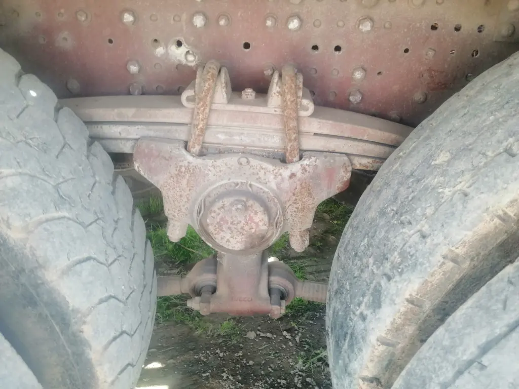 CAMION IVECO STRALISS (1).webp