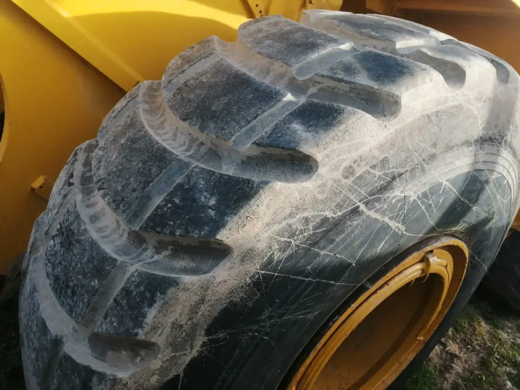 PALA CARGADORA VOLVO LM1240 (8).webp