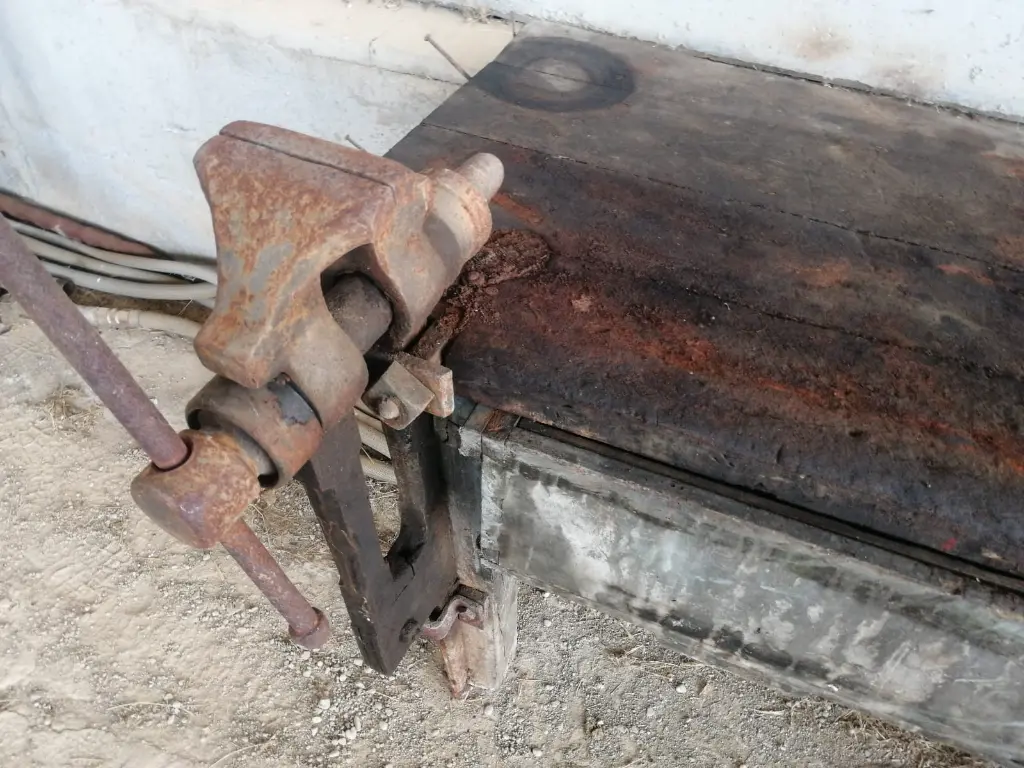 BANCO DE TRABAJO (3).webp