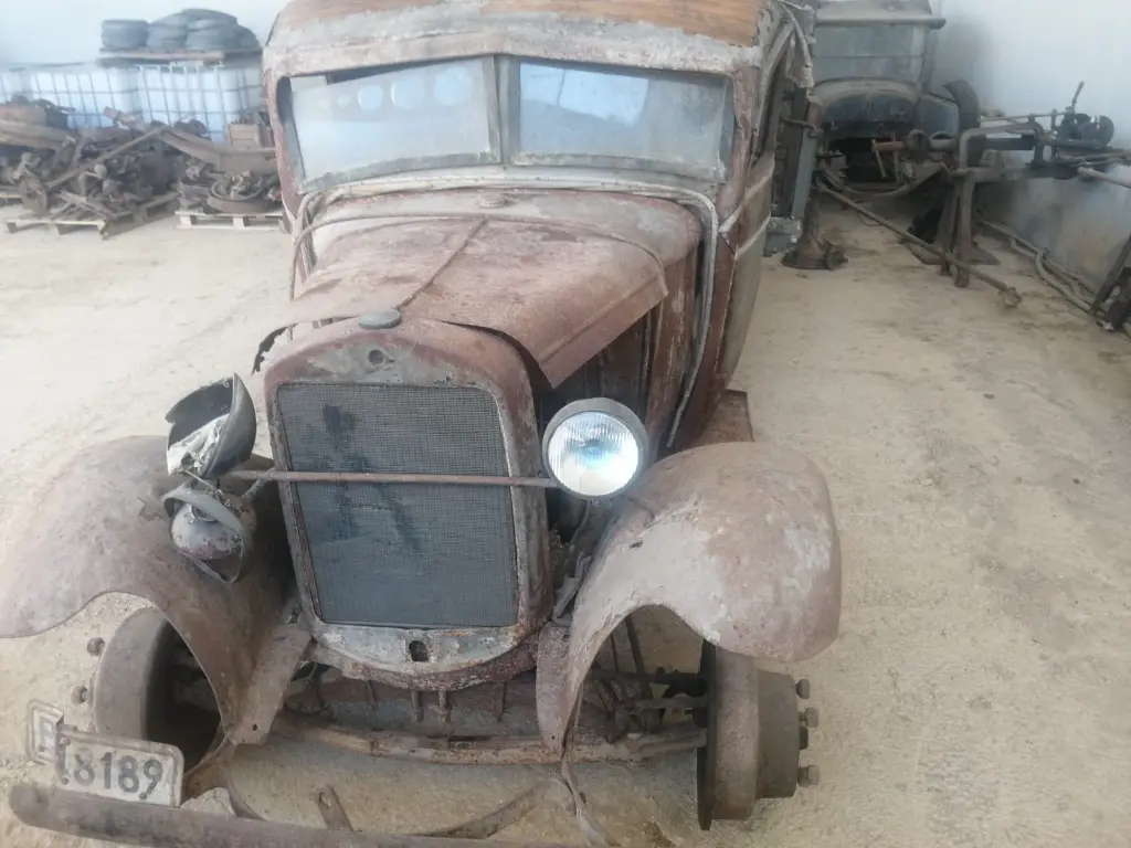 CAMION CLASICO FORD (2).webp