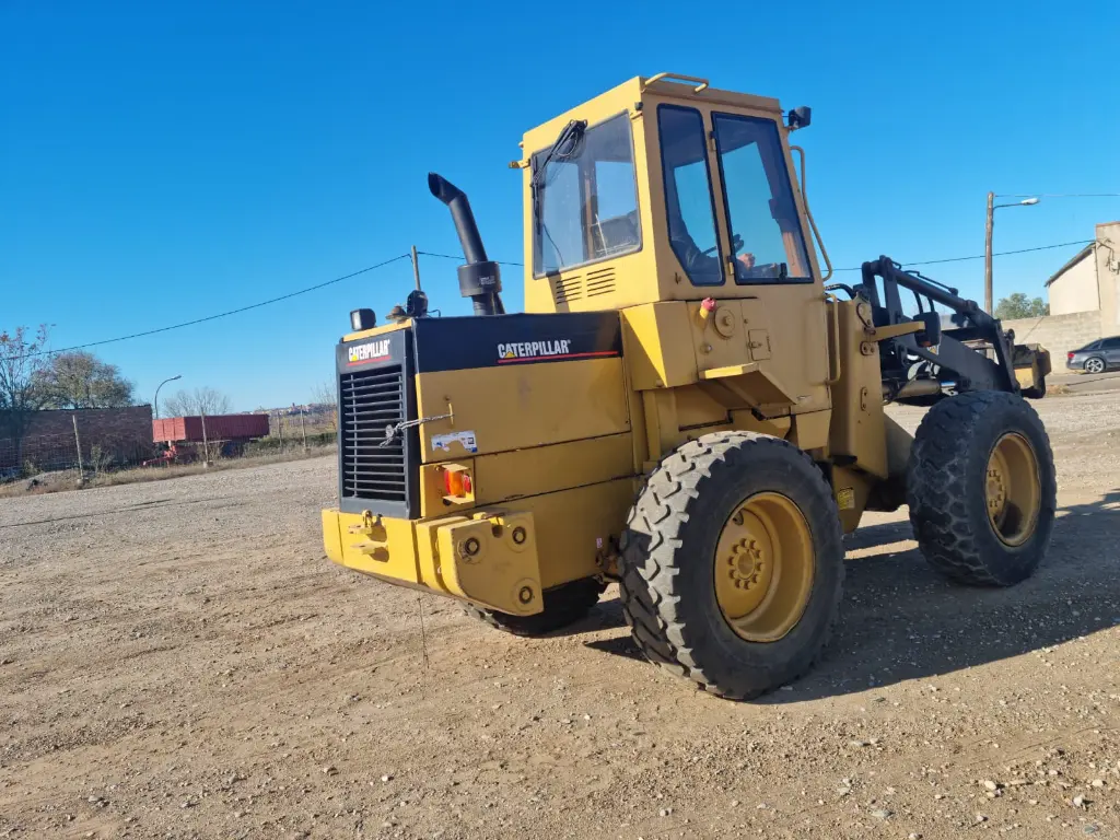 PALA CARGADORA CATERPILLAR ITE 12.webp
