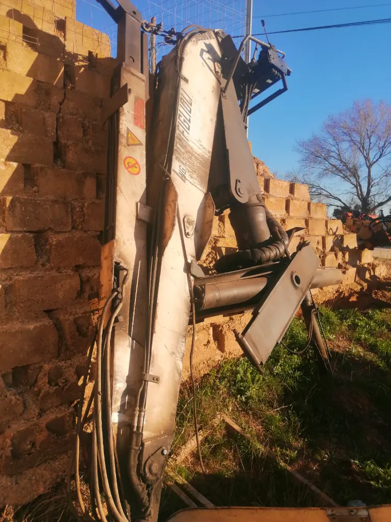 GRUA PARA CAMION (2).webp