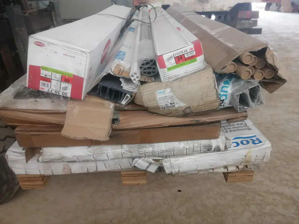 LOTE MATERIAL ELECTRICO (1).webp