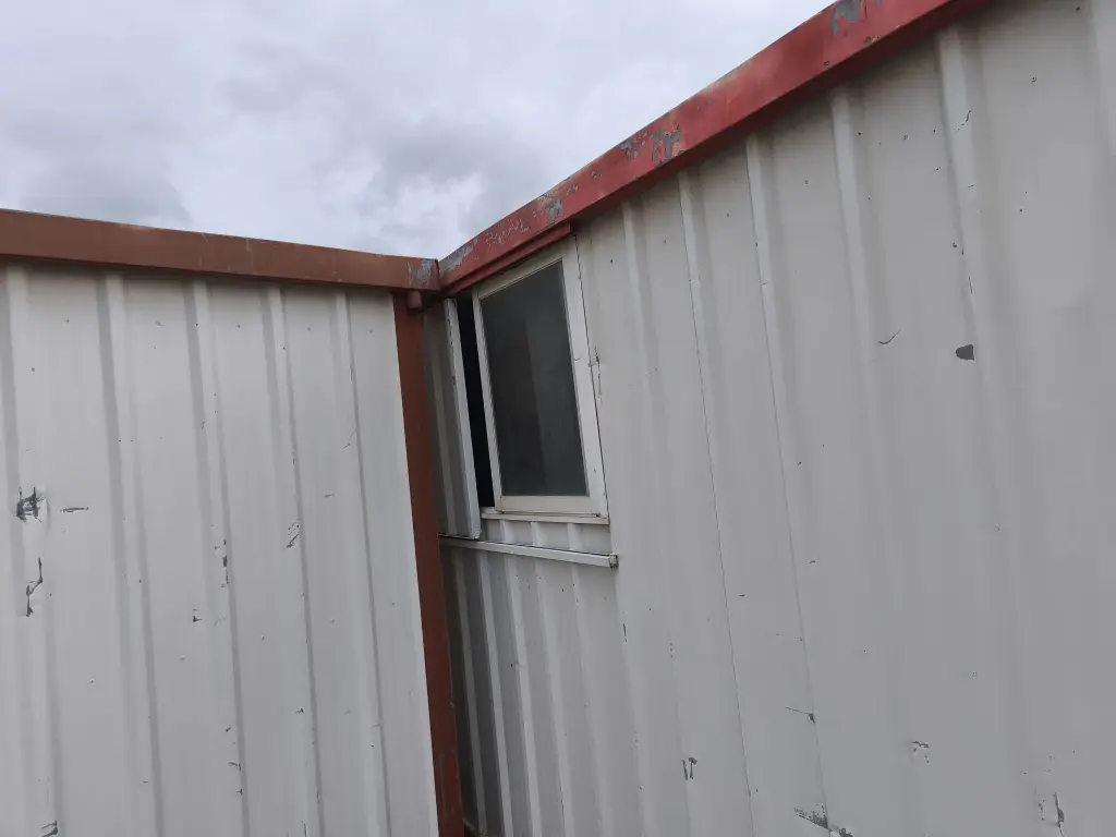 CASETA OFICINA-VESTUARIO (6).webp