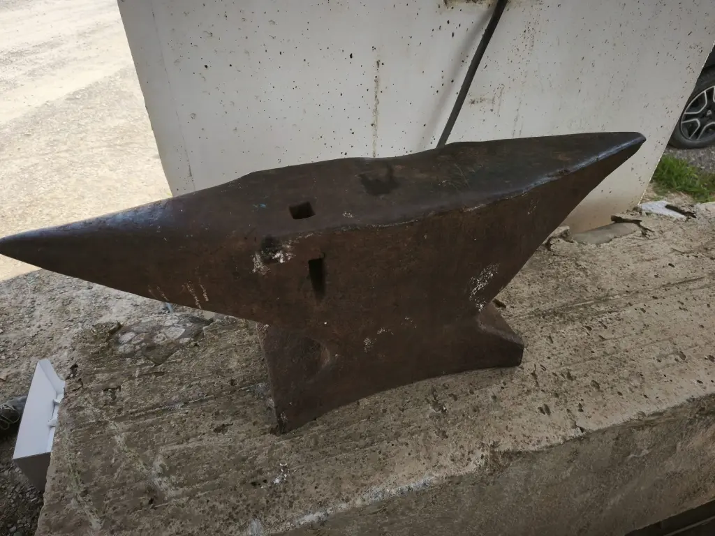 YUNQUE MUY ANTIGUO (3).webp