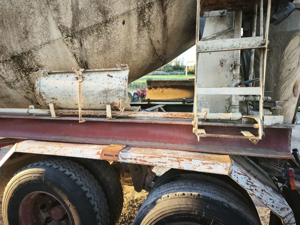 Imangen semirremolque hormigonera anuncio (7).webp