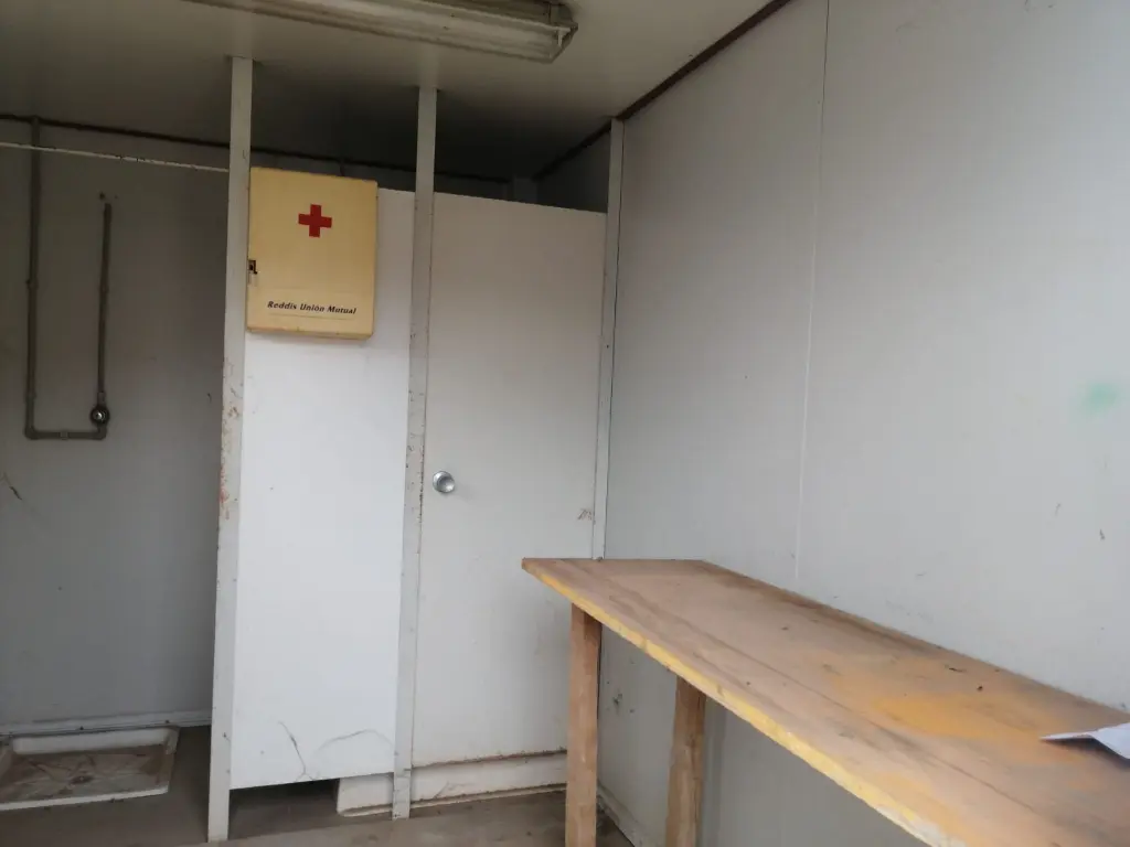 CASETA DE BAÑO (2).webp