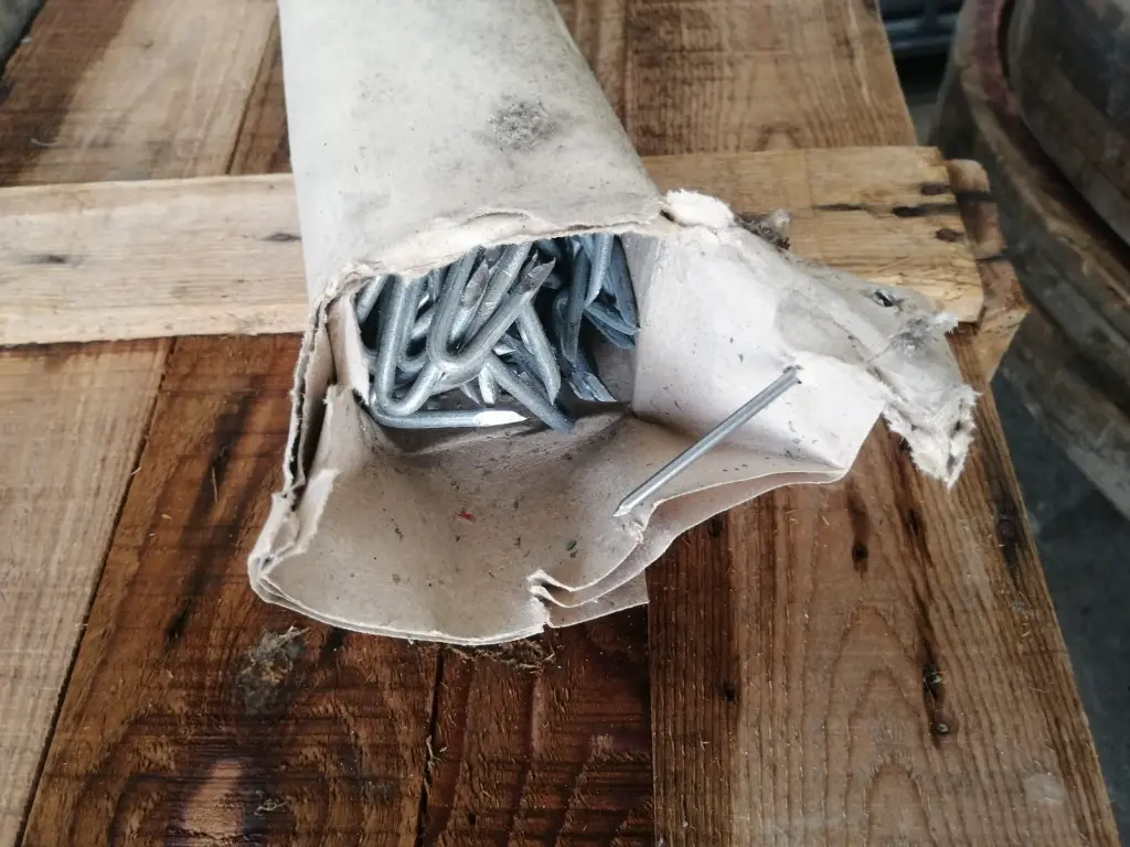 ALAMBRE + GRAMPILLONES (3).webp