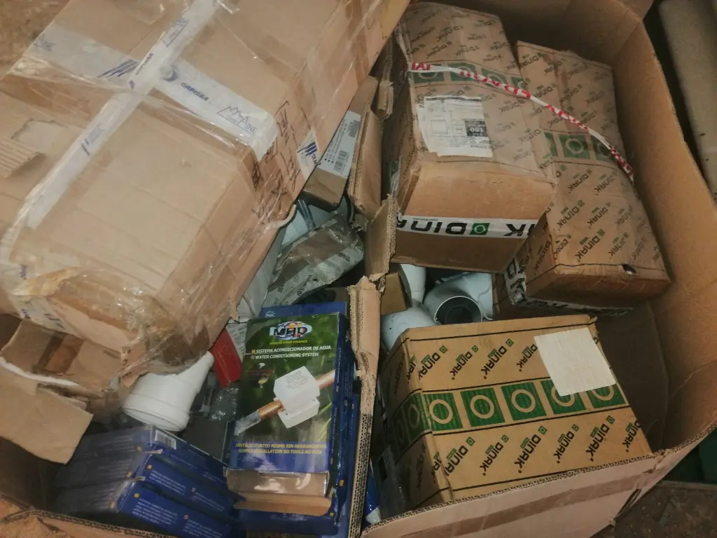 MATERIAL ELECTRICO Y FONTANERIA (9).webp