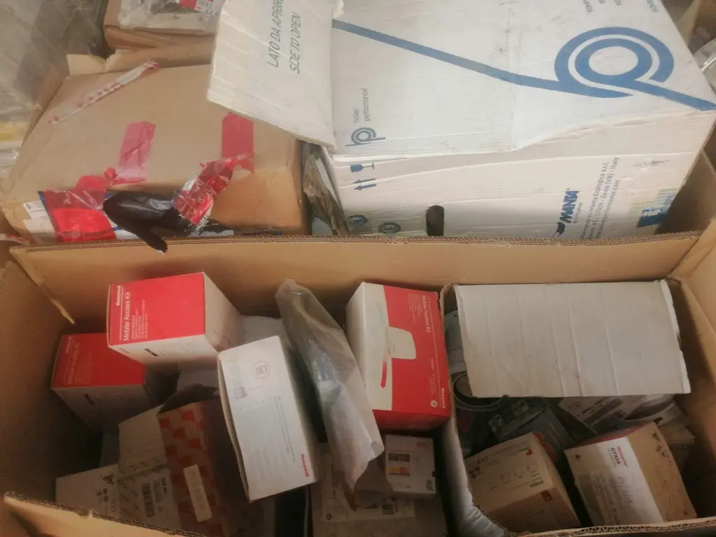 MATERIAL ELECTRICO Y FONTANERIA (6).webp