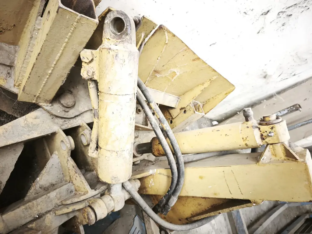 CUCHILLA NIVELADORA  (2).webp