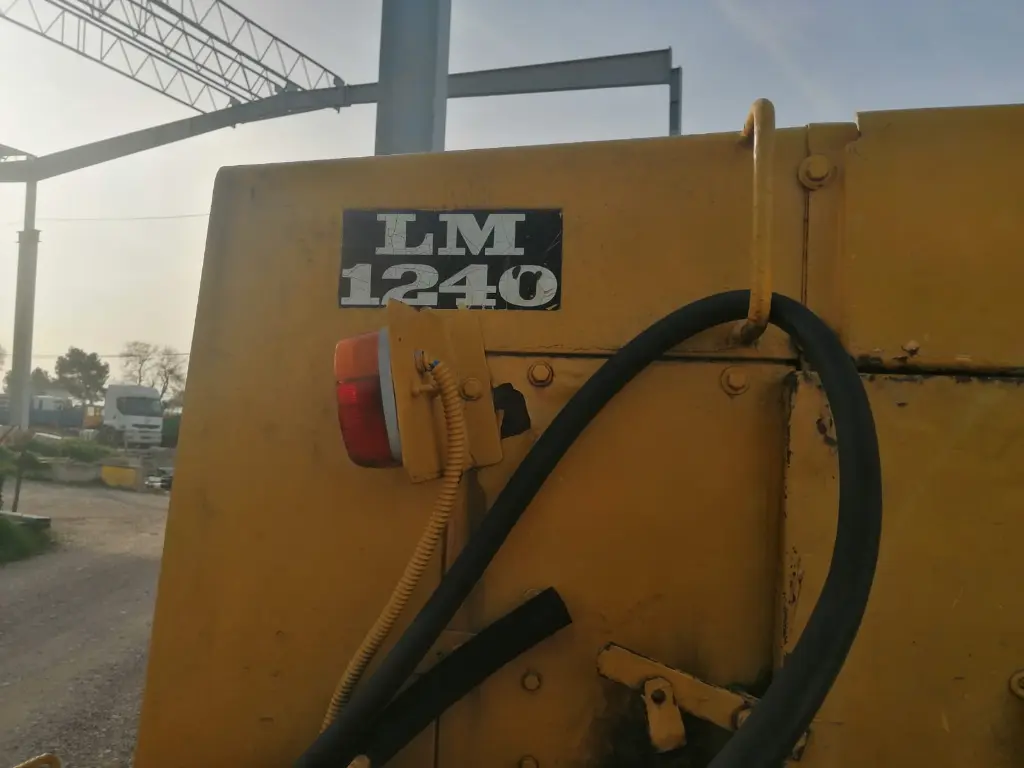 PALA CARGADORA VOLVO LM1240 (5).webp