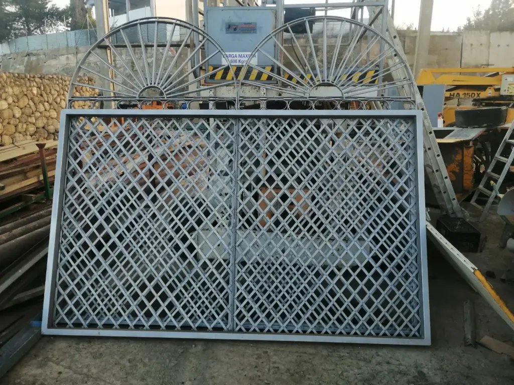 S49 - PILAR DE GRANITO - PUERTA DE JARDIN