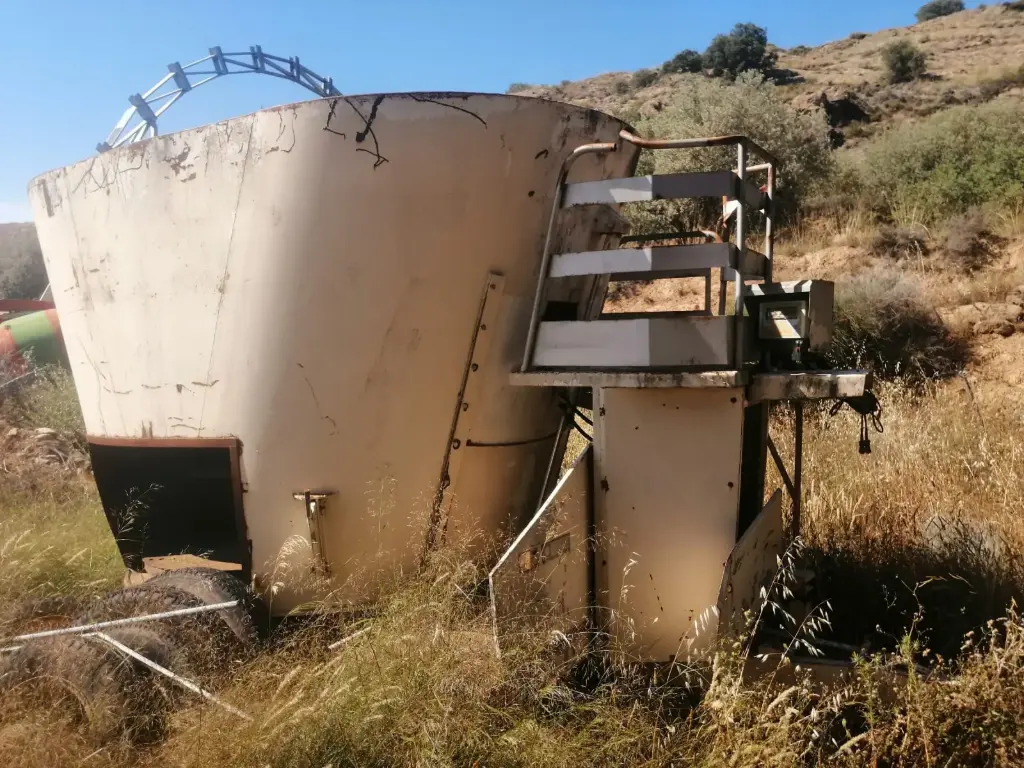 S206 - REMOLQUE MEZCLADOR 