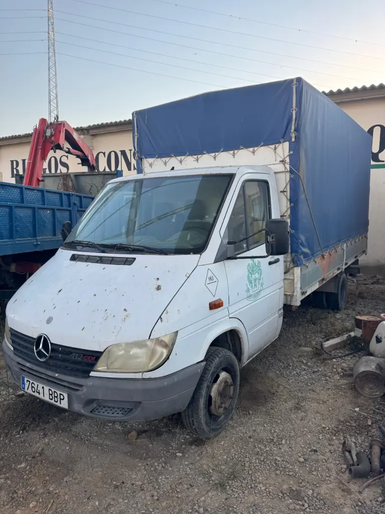 663-CAMION CAJA ABIERTA MERCEDES