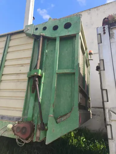 [S262] S262 - REMOLQUE FORRAJERO 